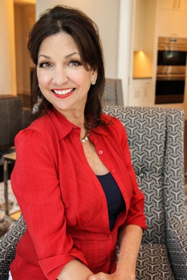 Portrait of Joani Gruczkowski, Senior Real Estate Advisor